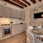 アパート Castello - Laguna Luxury By Wonderful Italy ヴェネツィア