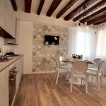 Castello - Laguna Luxury By Wonderful Italy アパート